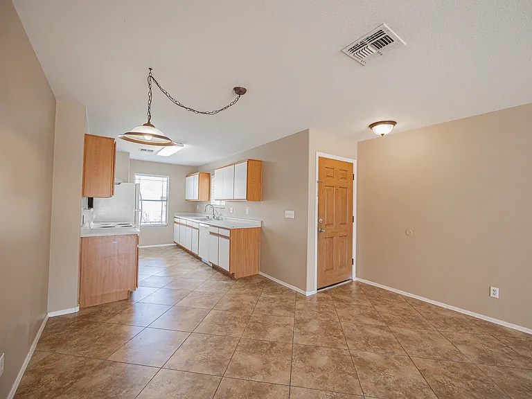 6413 W Elwood St — Photo 7