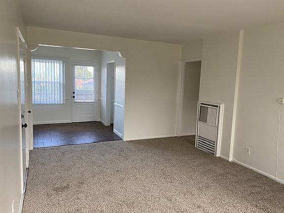 5th image of 1033 E San Antonio Dr