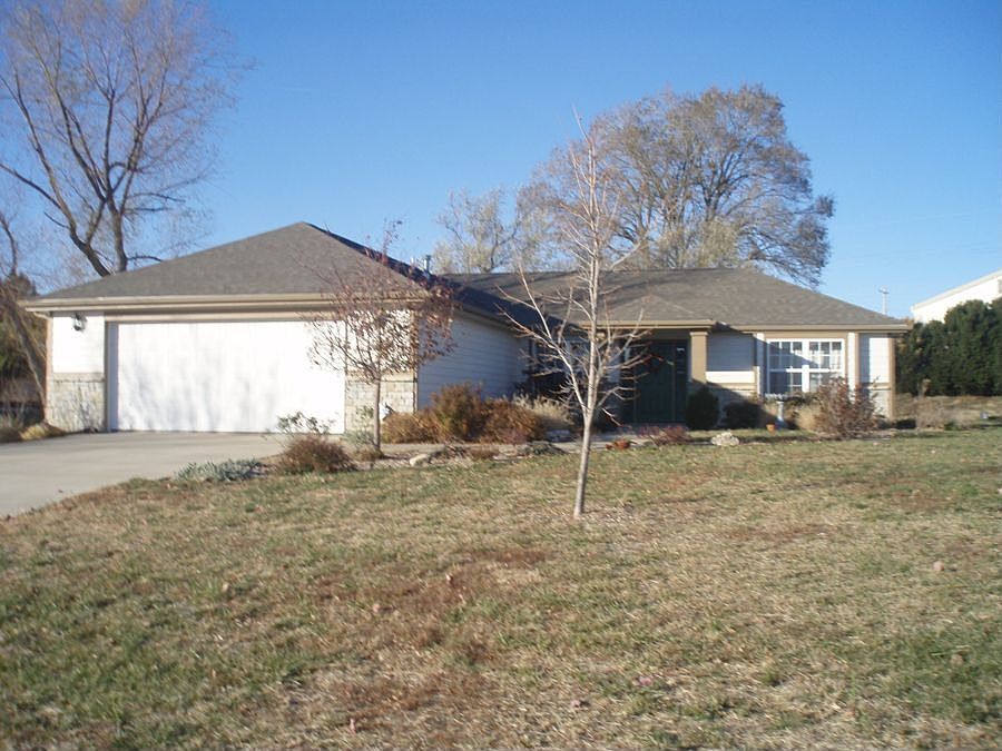 Front of 218 Hillside Drive