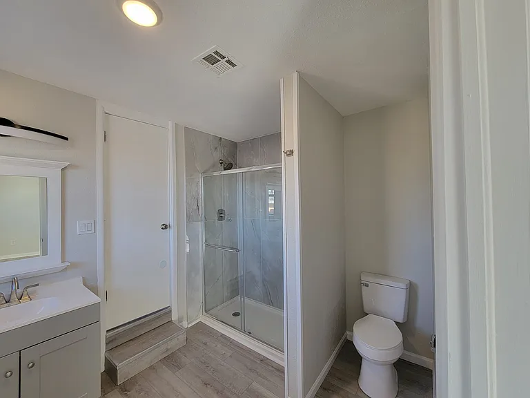 204 Ash St #7 — Photo 10