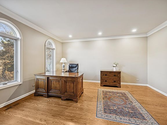 3rd image of 8S230 Hampton Cir