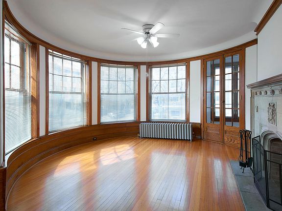 2nd image of 1012 W Hollywood Ave