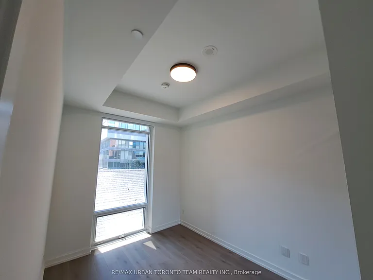 771 Yonge St #302 — Photo 16