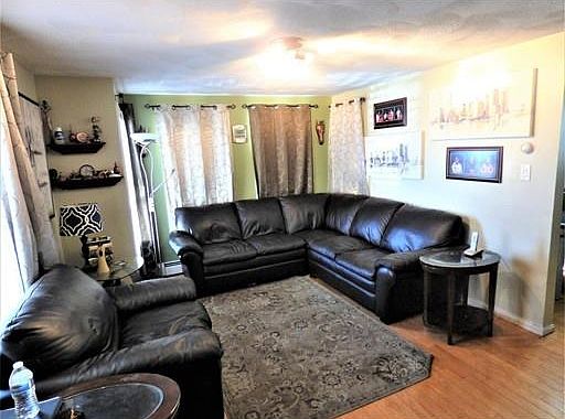 3rd image of 7 Brownville Ave