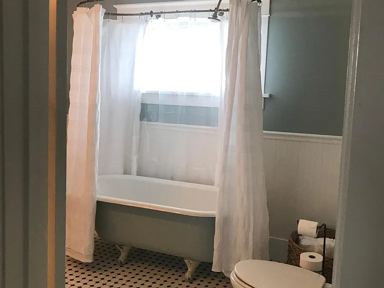 2608 Leclaire St #UPSTAIRS — Photo 34
