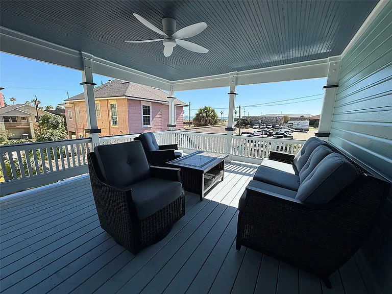 2207 Avenue P — Photo 32
