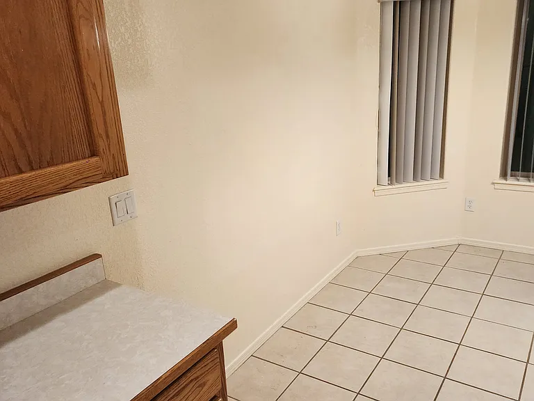 10684 E 39th Ln — Photo 11