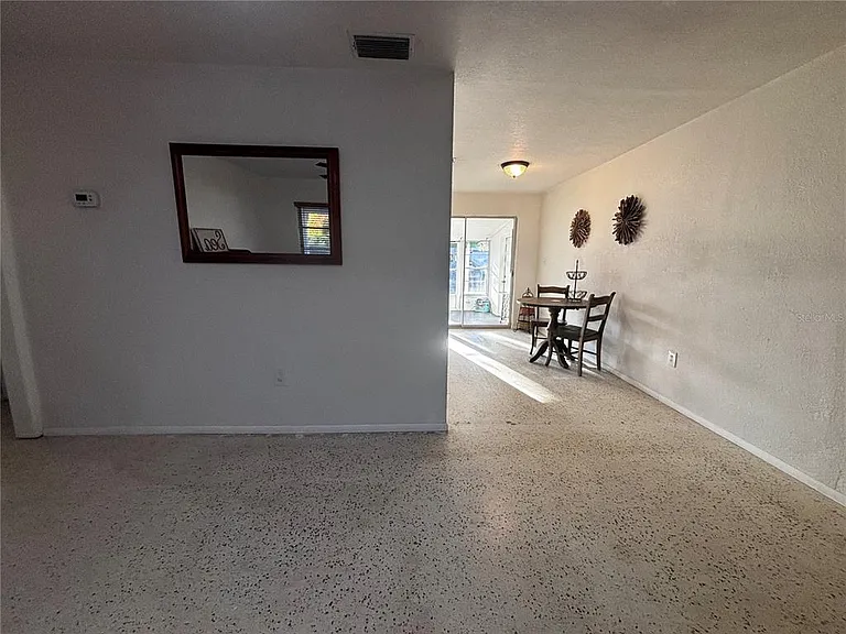 6125 Beacon Point Dr — Photo 10