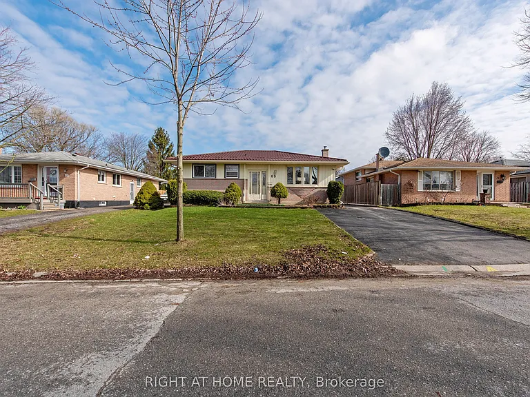 69 Alayne Cres — Photo 1