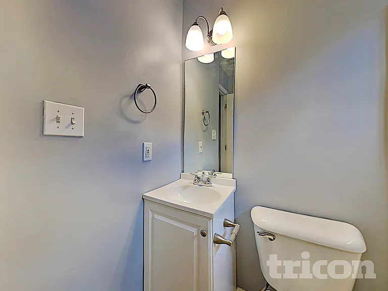 726 Westbury Dr — Photo 34