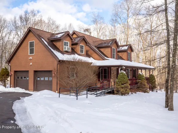 1007 Sierra Ct, Hawley, PA 18428