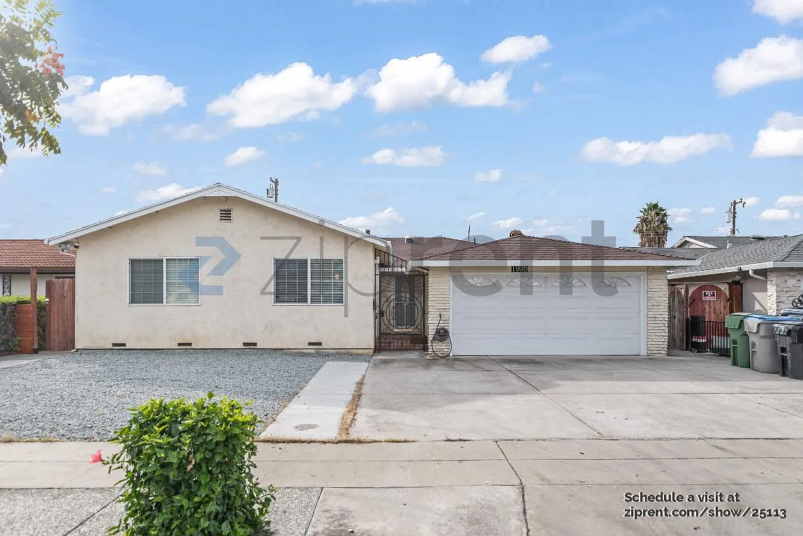 1 bed, 504 sqft, $1,999 — Photo 1