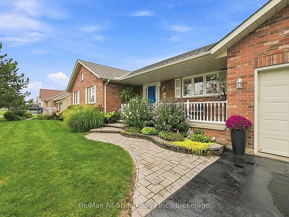5th image of 22 Hallett Cres