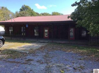 202 Pine Ln, Hazel, KY 42049