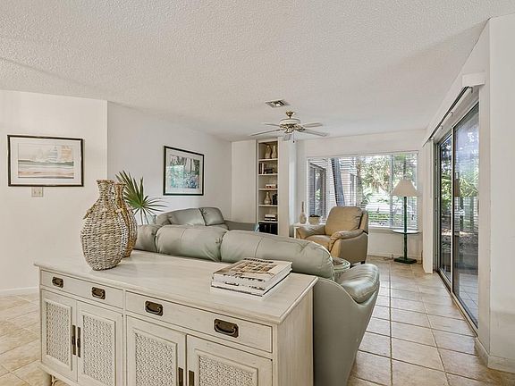 3rd image of 1315 Winding Oaks Cir E APT 904