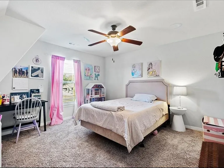 910 Hancock St — Photo 16