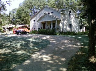 57 Pillings Pond Rd, Lynnfield, MA 01940