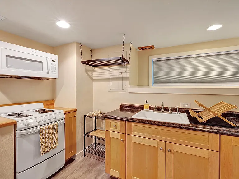 7911 5th Ave NE #2 — Photo 4