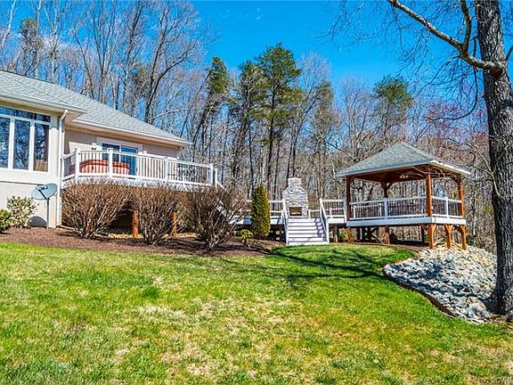 3rd image of 3460 Brookland Manor Dr