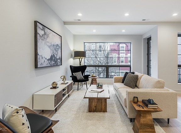 4th image of 1228 N Bosworth Ave #402