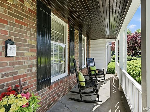 4th image of 9 Berry Wood Dr
