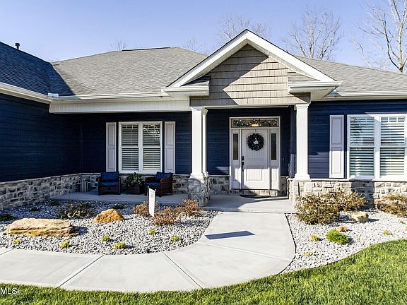 3rd image of 227 Osage Dr