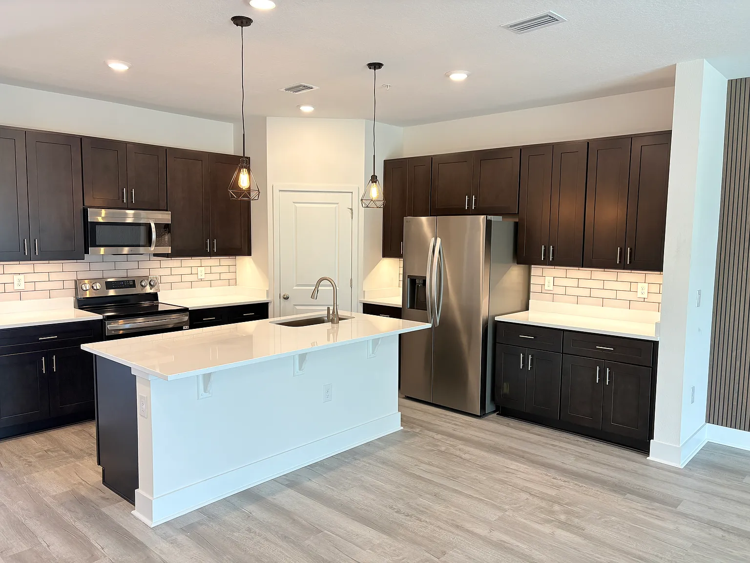 3 bed, 1935 sqft, $2,750 — Photo 4