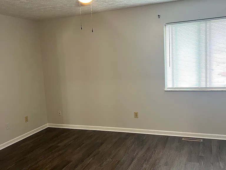 Owner's suite with ceiling fan