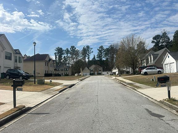 4th image of 2462 Benson Rdg