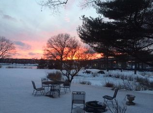 16 Somerset Ln, Riverside, CT 06878