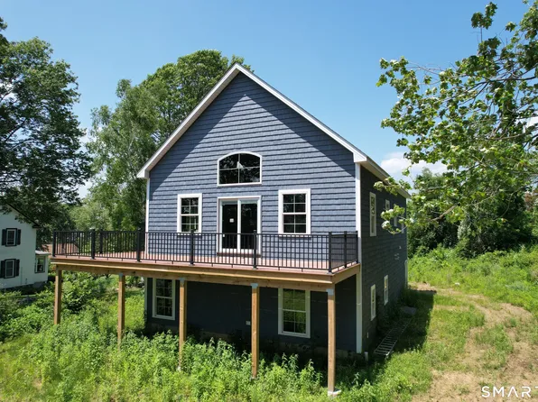 7 Larson Street, Waterford, CT 06385