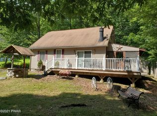 108 Spruce Ct, Hawley, PA 18428