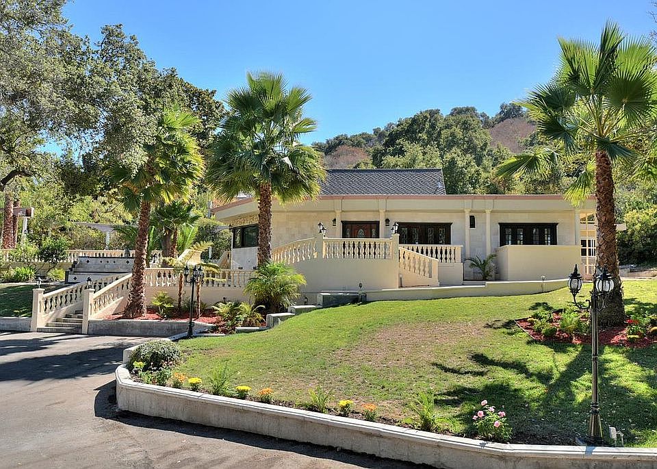 1st image of 14870 Las Flores Ln