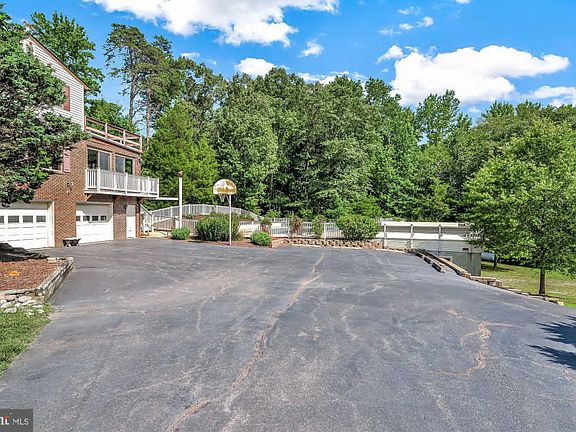3rd image of 73 Laurel Run Rd