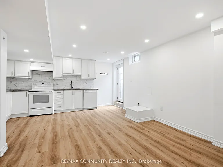 39 Carter Bennett Dr #LOWER — Photo 7