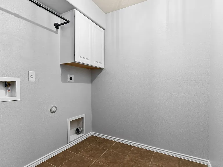 9510 Shimla Dr — Photo 14