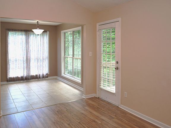 Living to Deck & Breakfast