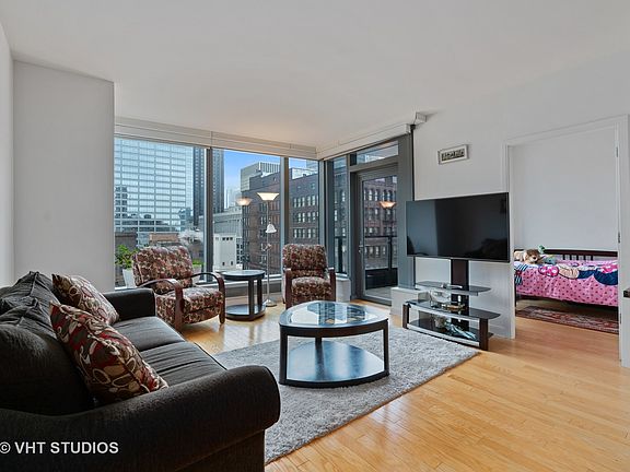5th image of 60 E Monroe St Unit 1906