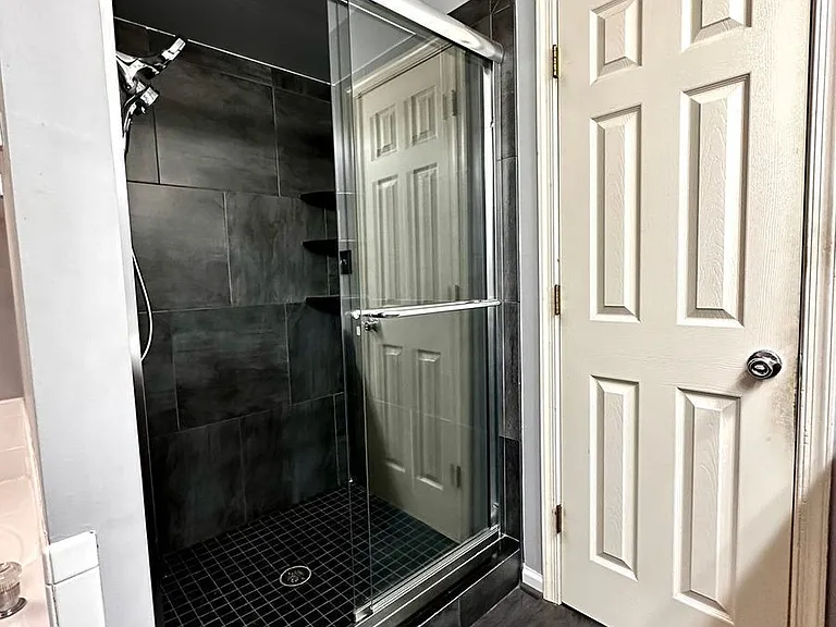 8 Scarborough Ct — Photo 15