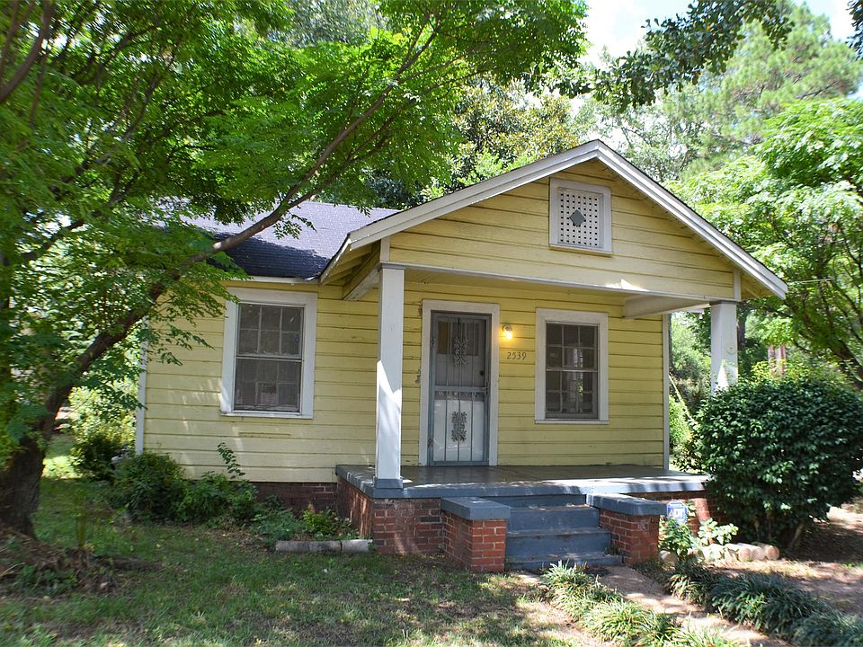 Front View of 2539 Poplar