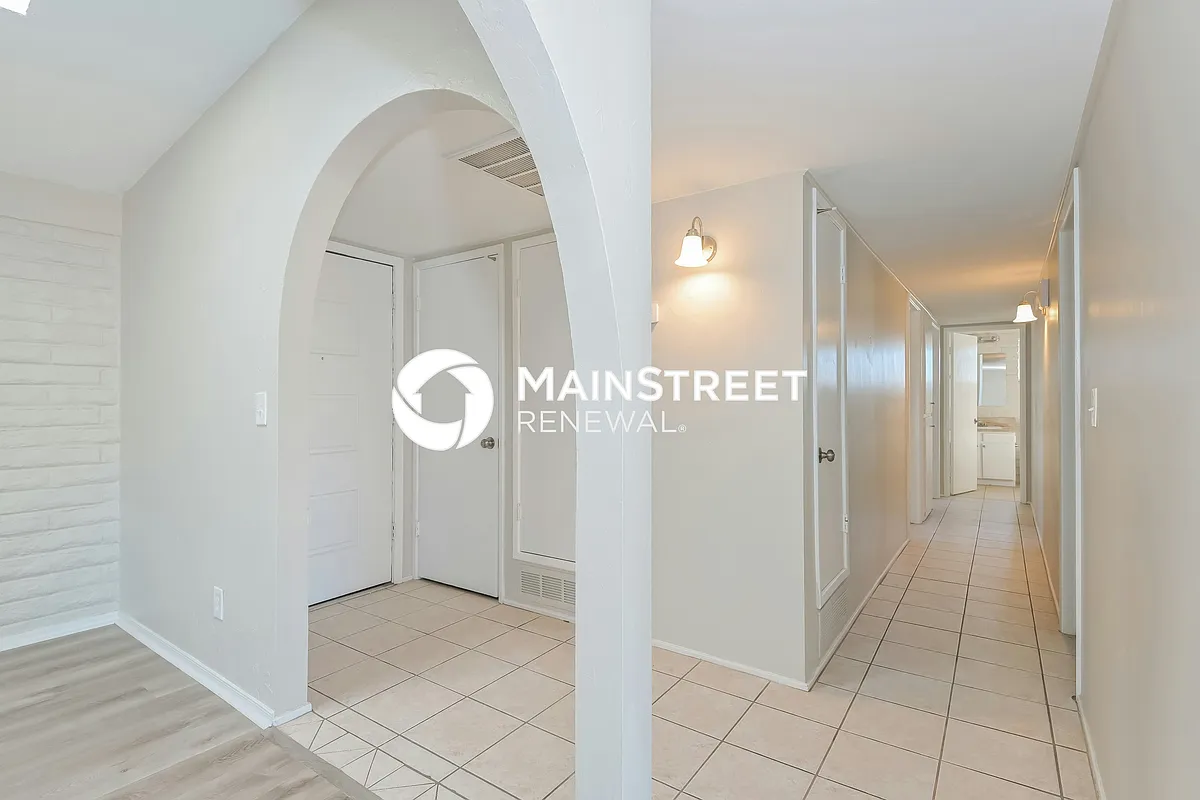 Foyer - 8467 E Shasta Dr