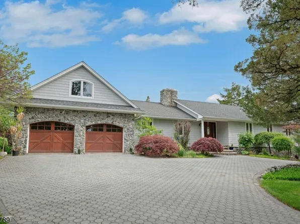 35 Ski Hill Dr, Bedminster Twp., NJ 07921