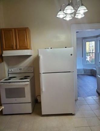 New kitchen stove and refrigerator