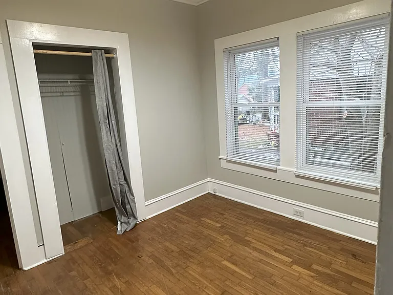 1110 Grand Ave NW — Photo 6