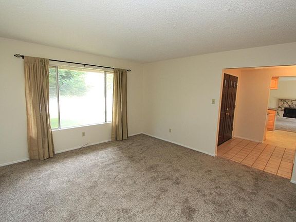 2nd image of 3166 Rosemont Dr