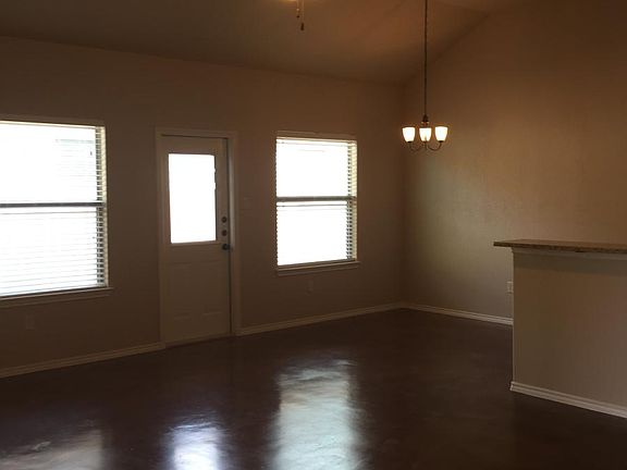 2nd image of 724 Saengerhalle Rd #724