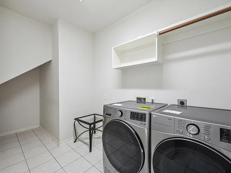 4318 Chestnut Grv — Photo 13