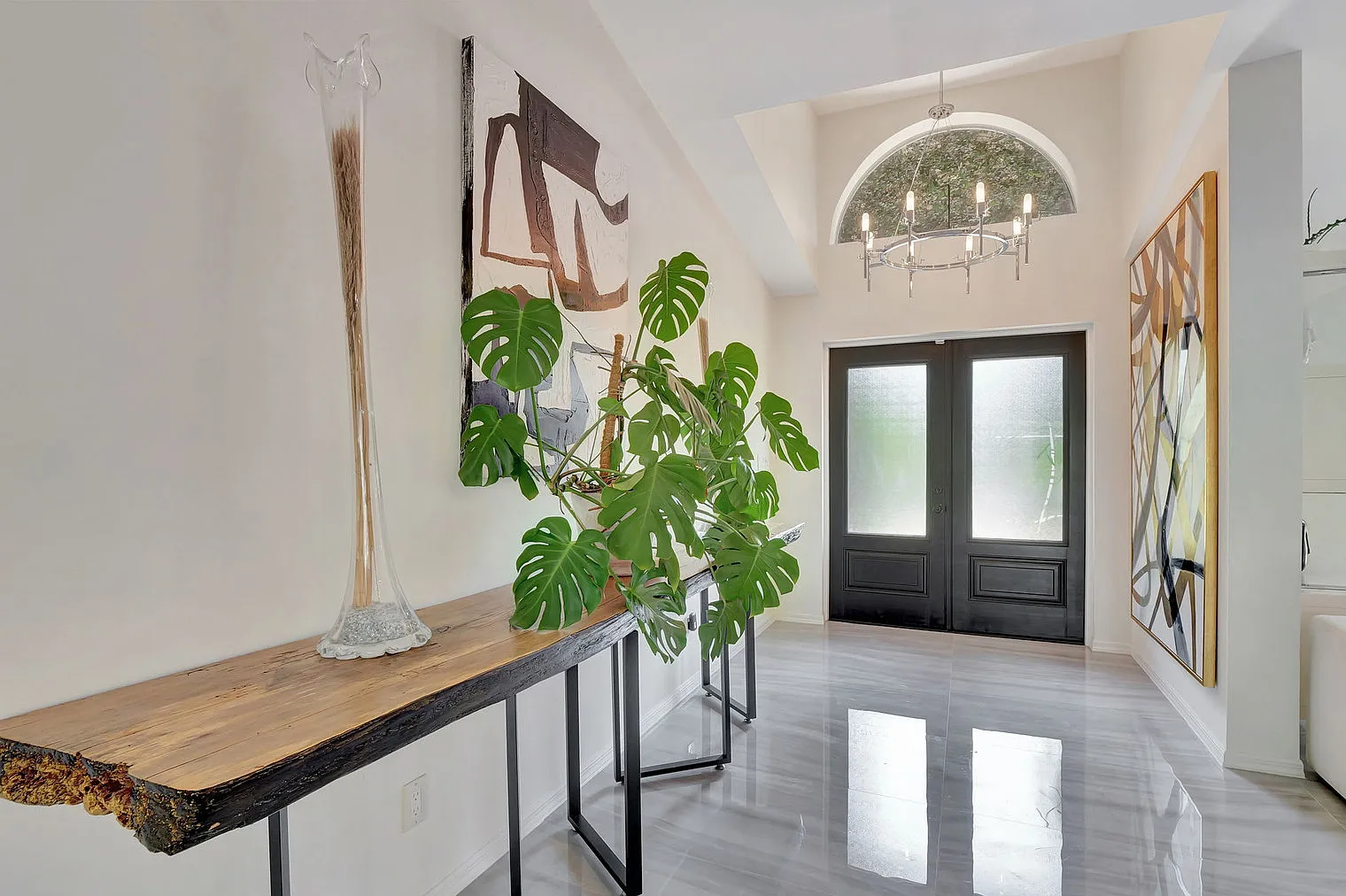 3 bed, 2.0 bath, 2002 sqft, $5,597 — Photo 4
