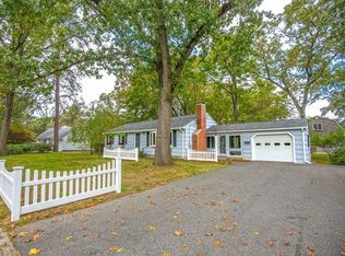 220 Wolf Swamp Rd, Longmeadow, MA 01106