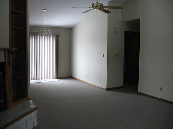 4th image of 1717 Hudson Ave